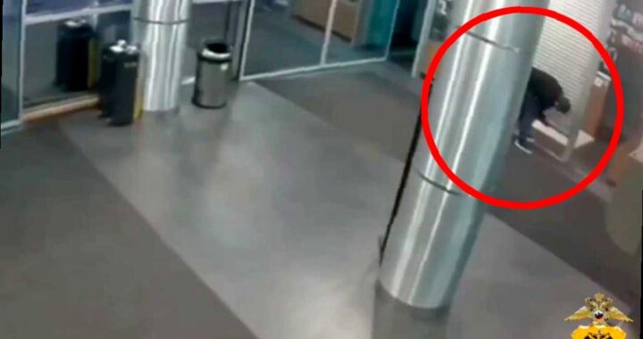 Вор проник в павильон в ТЦ в Адлере и украл мобильные телефоны