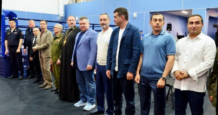 «Виктор Тепляков открыл турнир по боксу в Сочи»