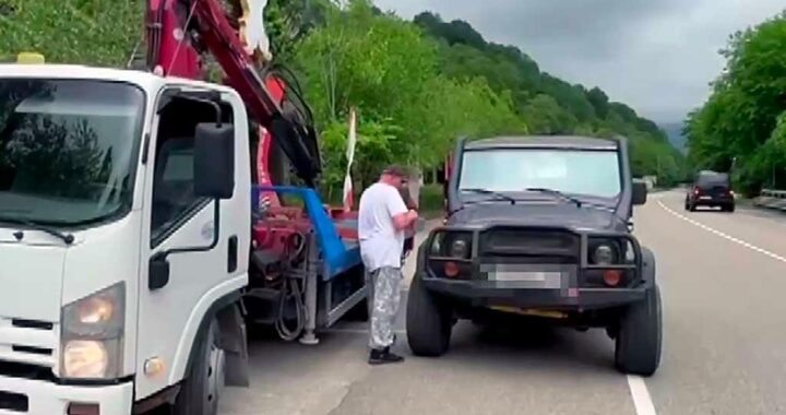 Джиппер, катающий туристов на неисправном автомобиле, пойман в Адлере