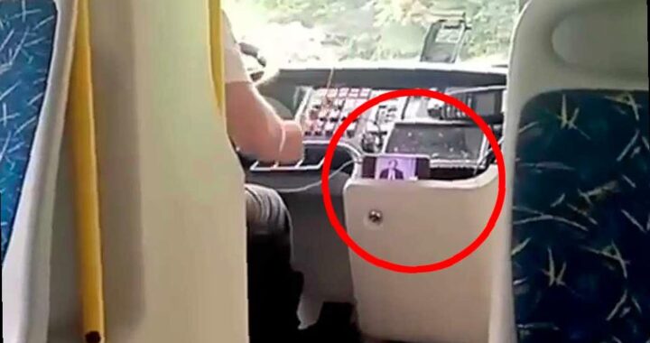 В Сочи штрафовали водителя за просмотр видео за рулем