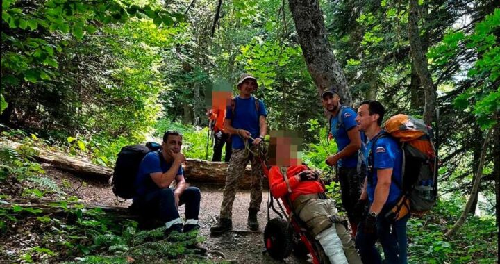 Эвакуация туриста в горах Сочи из-за травмы ноги