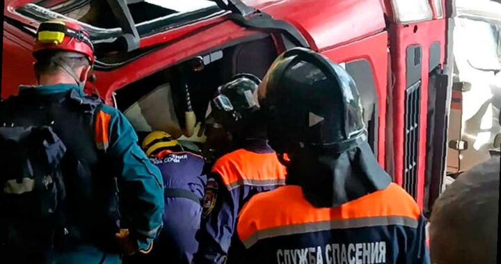 В Сочи женщину зажало в грузовике после ДТП