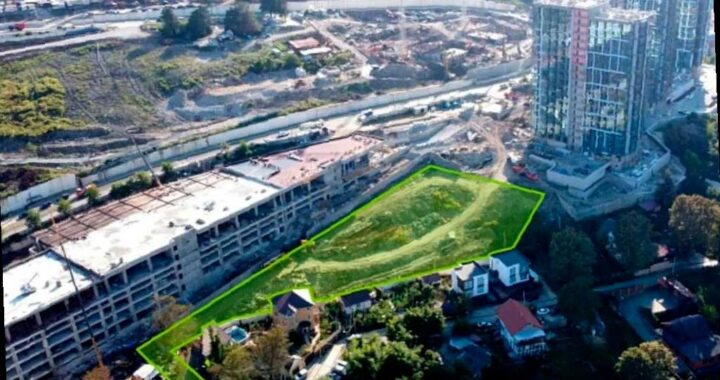 На аукционе в Сочи продается участок возле ТЦ «Сочи Парк» за 14,7 млн рублей