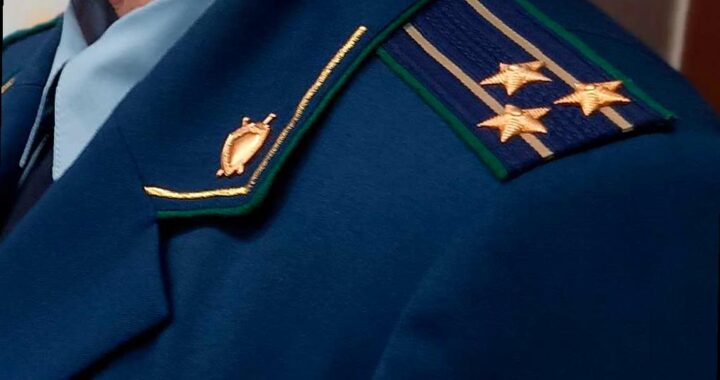 Прокуратура Сочи просит суд разрушить незаконные постройки, принадлежащие родственнику известного криминального авторитета.