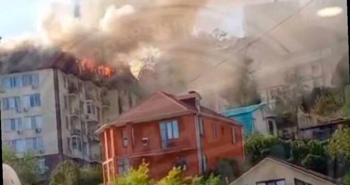 В Сочи произошел пожар в многоэтажном доме на улице Альпийской