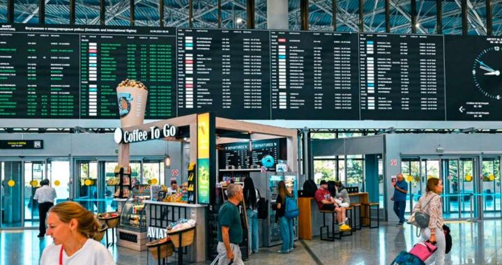 В аэропорту Сочи задержан вылет 16 рейсов