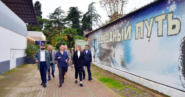 «Виктор Тепляков проверил состояние парка ‘Ривьера’ в Сочи»