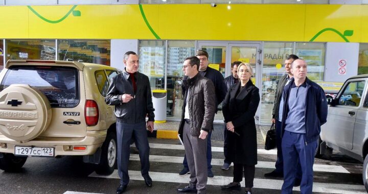 «Виктор Тепляков осмотрел заправки в Сочи»