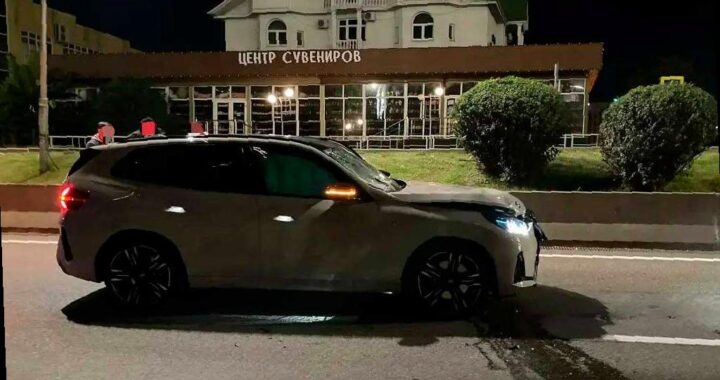 Ночью в Адлере произошло страшное происшествие: пешехода сбила машина, и он скончался.