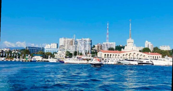 В акватории Сочи проходят учебные стрельбы