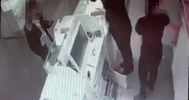 В Сочи у курьера украли посылку с золотыми украшениями