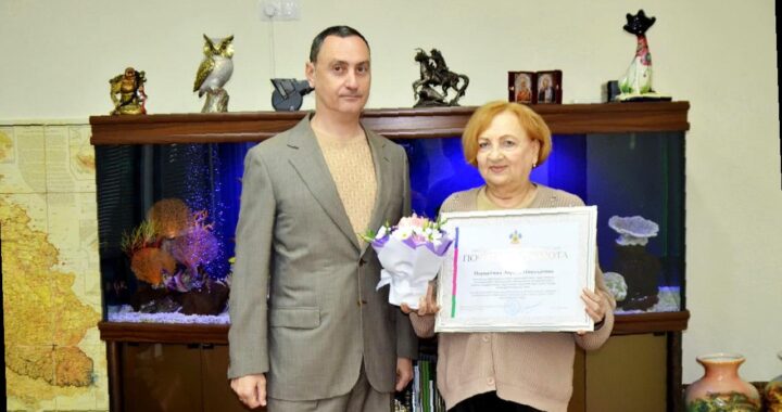 «Виктор Тепляков наградил специалистов Сочи грамотами от краевой Думы»