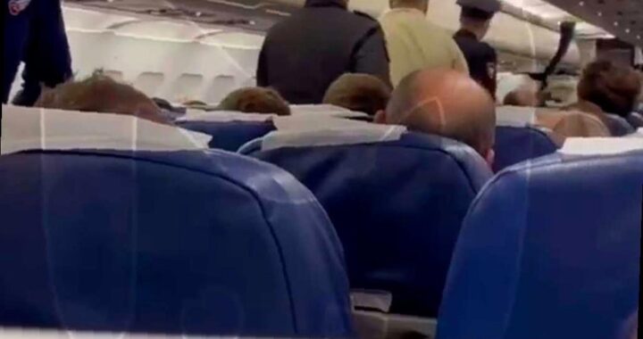 Пассажир с алкогольным опьянением создал неприятности на рейсе из Сочи в Санкт-Петербург