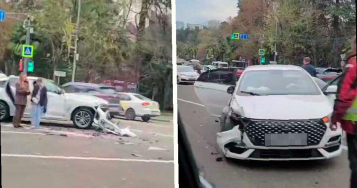 Два автомобиля столкнулись на Курортном проспекте в Сочи