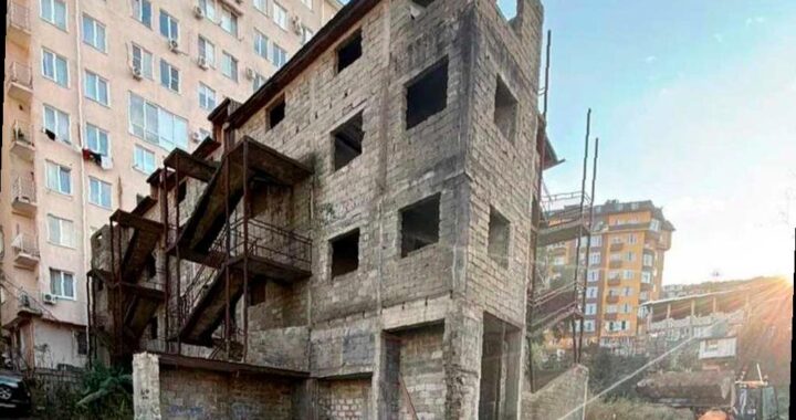 В Сочи снесли три самостроя