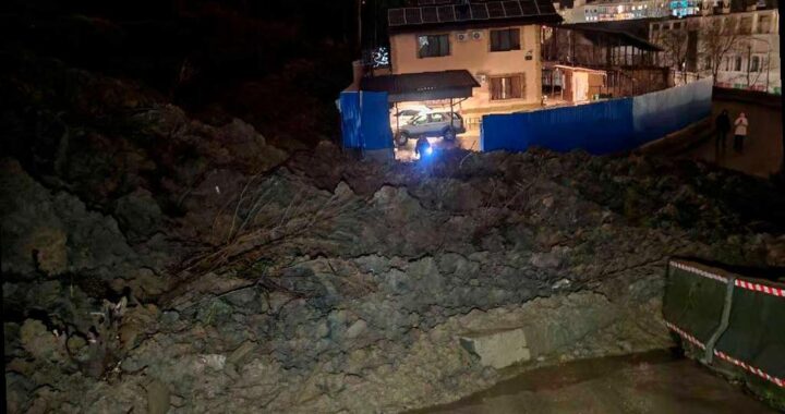 В районе Тепличной в Сочи произошел новый оползень