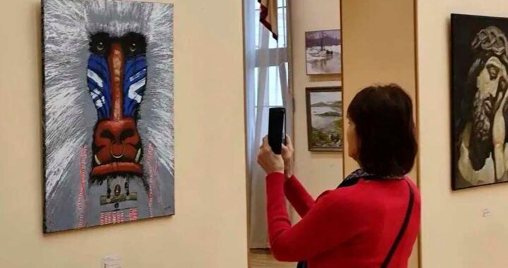 Художественная выставка «Академические линии» открылась в Художественном музее имени Дмитрия Жилинского в Сочи. На выставке представлены произведения ведущих российских художников, сотрудничающих с галереей «Вне времени».