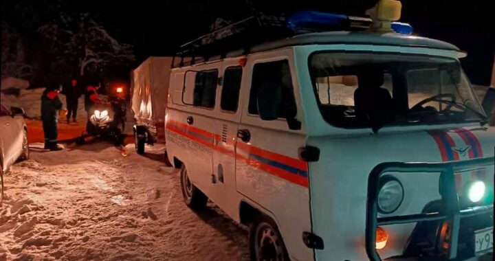 Спасатели помогли энергетикам восстановить ЛЭП после снегопада