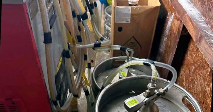 В Адлере изъяли около 300 литров поддельного алкоголя