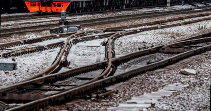 В Адлере полиция спасла школьников, играющих на железнодорожных путях