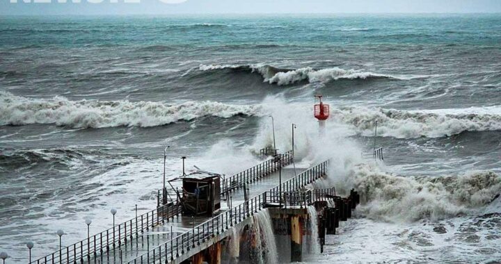 Усиление волнения моря ожидается в Сочи