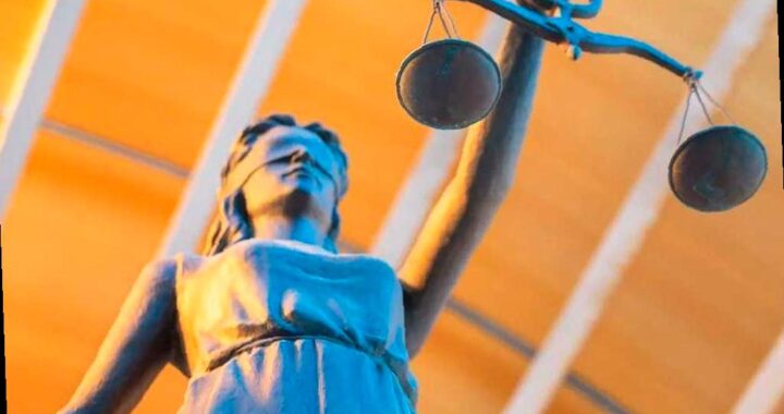 В Сочи полицейские задержаны за взятку автомобилем