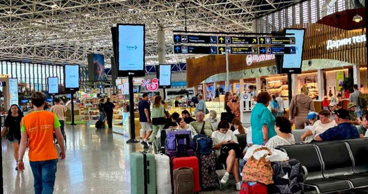 В аэропорту Сочи задержан вылет 14 рейсов